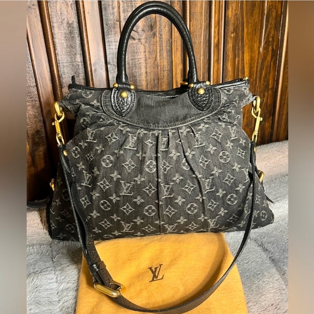 WEEKEND SALE ♥️ LOUIS VUITTON Black Monogram Neo Cabby GM Handbag, Crossbody